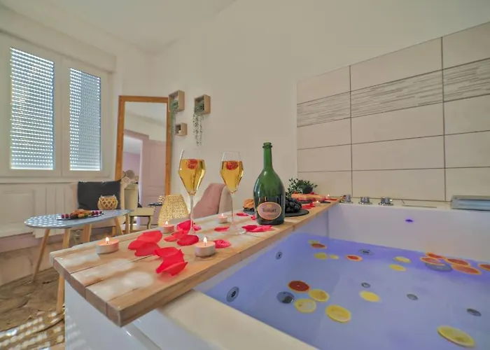 Pacat Insolite Jacuzzi Parkingfree Centre A 5min Mulhouse